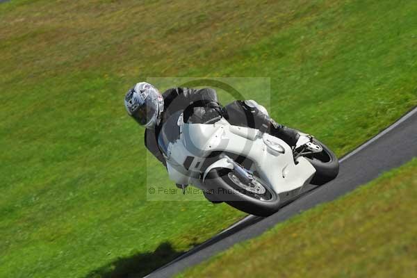 Motorcycle action photographs;cadwell;cadwell park photographs;event digital images;eventdigitalimages;motor racing louth lincolnshire;no limits trackday;peter wileman photography;trackday;trackday digital images;trackday photos