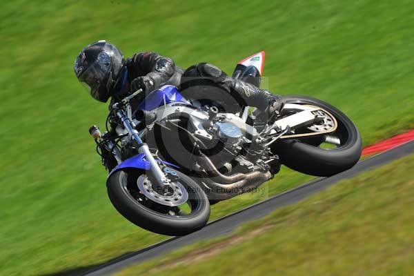 Motorcycle action photographs;cadwell;cadwell park photographs;event digital images;eventdigitalimages;motor racing louth lincolnshire;no limits trackday;peter wileman photography;trackday;trackday digital images;trackday photos