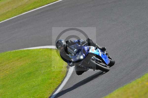 Motorcycle action photographs;cadwell;cadwell park photographs;event digital images;eventdigitalimages;motor racing louth lincolnshire;no limits trackday;peter wileman photography;trackday;trackday digital images;trackday photos