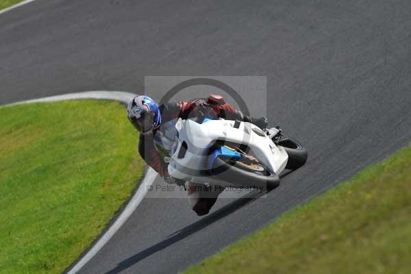 Motorcycle action photographs;cadwell;cadwell park photographs;event digital images;eventdigitalimages;motor racing louth lincolnshire;no limits trackday;peter wileman photography;trackday;trackday digital images;trackday photos