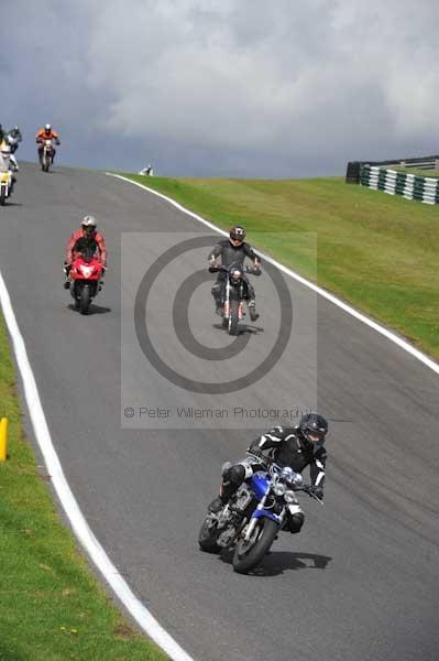 Motorcycle action photographs;cadwell;cadwell park photographs;event digital images;eventdigitalimages;motor racing louth lincolnshire;no limits trackday;peter wileman photography;trackday;trackday digital images;trackday photos