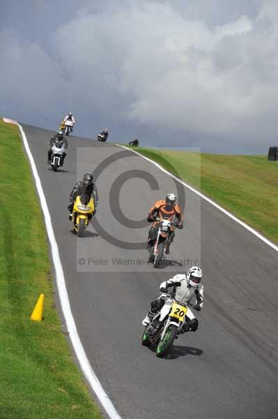 Motorcycle action photographs;cadwell;cadwell park photographs;event digital images;eventdigitalimages;motor racing louth lincolnshire;no limits trackday;peter wileman photography;trackday;trackday digital images;trackday photos