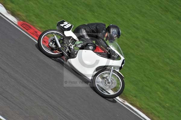 Motorcycle action photographs;cadwell;cadwell park photographs;event digital images;eventdigitalimages;motor racing louth lincolnshire;no limits trackday;peter wileman photography;trackday;trackday digital images;trackday photos