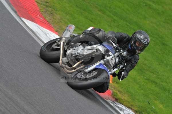Motorcycle action photographs;cadwell;cadwell park photographs;event digital images;eventdigitalimages;motor racing louth lincolnshire;no limits trackday;peter wileman photography;trackday;trackday digital images;trackday photos