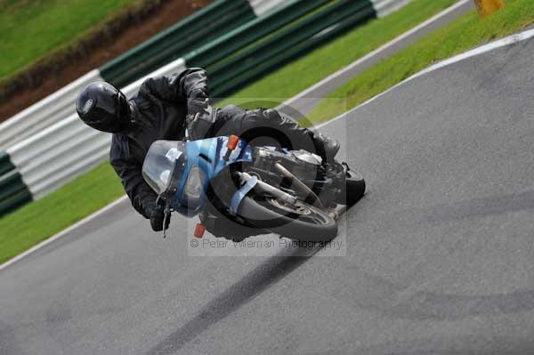 Motorcycle action photographs;cadwell;cadwell park photographs;event digital images;eventdigitalimages;motor racing louth lincolnshire;no limits trackday;peter wileman photography;trackday;trackday digital images;trackday photos
