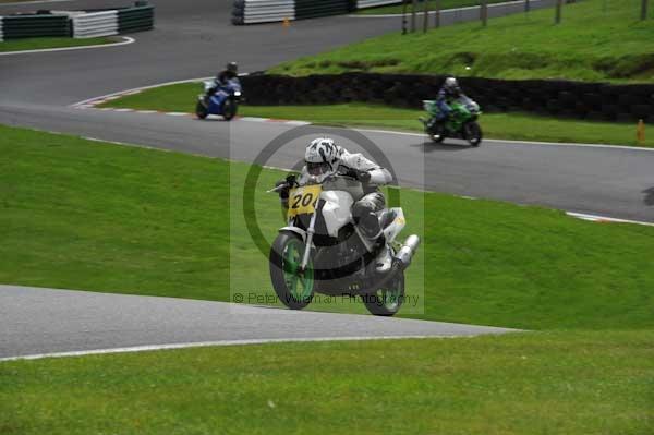 Motorcycle action photographs;cadwell;cadwell park photographs;event digital images;eventdigitalimages;motor racing louth lincolnshire;no limits trackday;peter wileman photography;trackday;trackday digital images;trackday photos