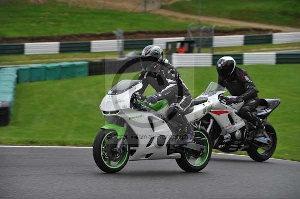 Motorcycle action photographs;cadwell;cadwell park photographs;event digital images;eventdigitalimages;motor racing louth lincolnshire;no limits trackday;peter wileman photography;trackday;trackday digital images;trackday photos