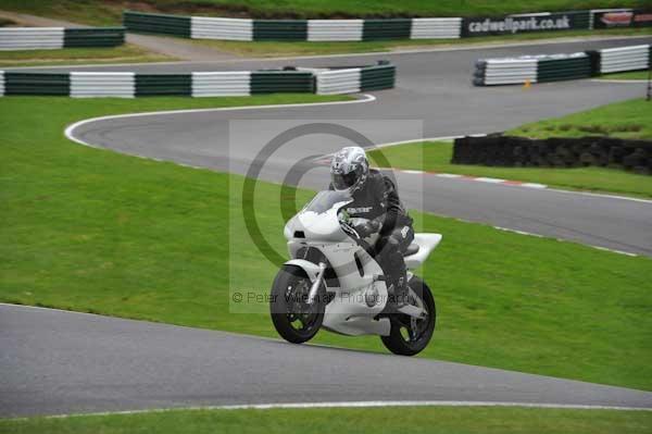 Motorcycle action photographs;cadwell;cadwell park photographs;event digital images;eventdigitalimages;motor racing louth lincolnshire;no limits trackday;peter wileman photography;trackday;trackday digital images;trackday photos
