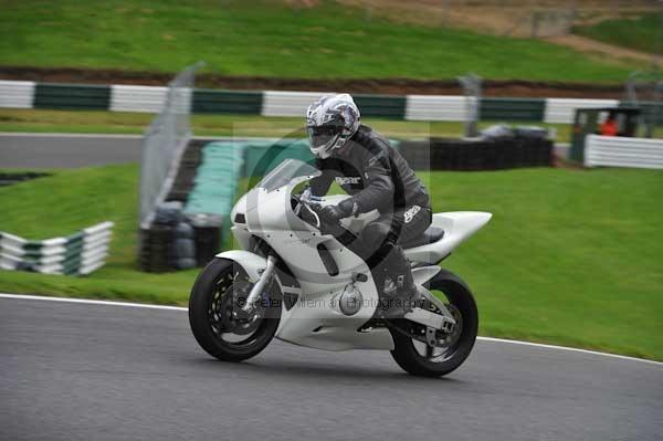 Motorcycle action photographs;cadwell;cadwell park photographs;event digital images;eventdigitalimages;motor racing louth lincolnshire;no limits trackday;peter wileman photography;trackday;trackday digital images;trackday photos