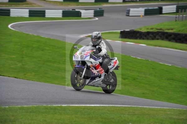 Motorcycle action photographs;cadwell;cadwell park photographs;event digital images;eventdigitalimages;motor racing louth lincolnshire;no limits trackday;peter wileman photography;trackday;trackday digital images;trackday photos