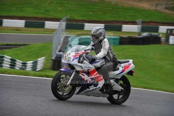 Motorcycle action photographs;cadwell;cadwell park photographs;event digital images;eventdigitalimages;motor racing louth lincolnshire;no limits trackday;peter wileman photography;trackday;trackday digital images;trackday photos