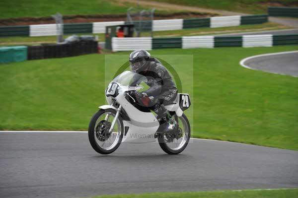 Motorcycle action photographs;cadwell;cadwell park photographs;event digital images;eventdigitalimages;motor racing louth lincolnshire;no limits trackday;peter wileman photography;trackday;trackday digital images;trackday photos