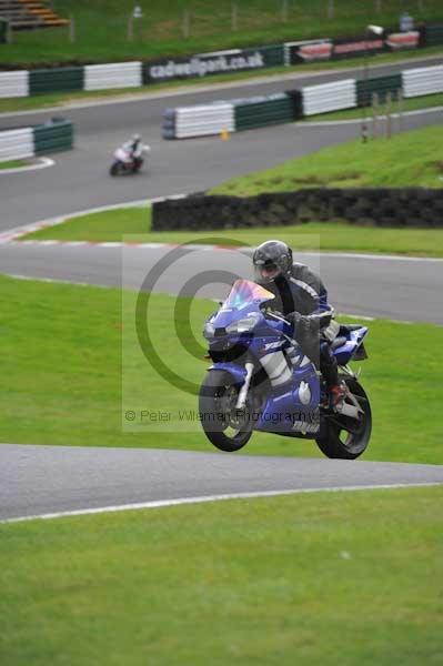 Motorcycle action photographs;cadwell;cadwell park photographs;event digital images;eventdigitalimages;motor racing louth lincolnshire;no limits trackday;peter wileman photography;trackday;trackday digital images;trackday photos