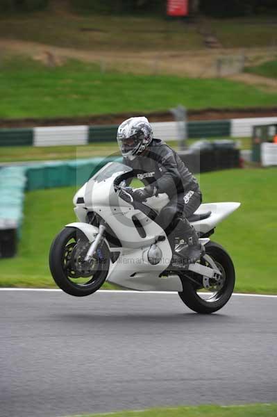 Motorcycle action photographs;cadwell;cadwell park photographs;event digital images;eventdigitalimages;motor racing louth lincolnshire;no limits trackday;peter wileman photography;trackday;trackday digital images;trackday photos