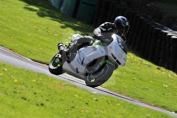 Motorcycle action photographs;cadwell;cadwell park photographs;event digital images;eventdigitalimages;motor racing louth lincolnshire;no limits trackday;peter wileman photography;trackday;trackday digital images;trackday photos