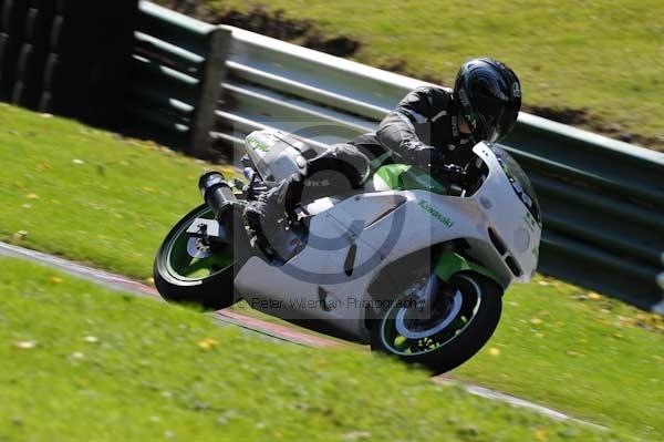 Motorcycle action photographs;cadwell;cadwell park photographs;event digital images;eventdigitalimages;motor racing louth lincolnshire;no limits trackday;peter wileman photography;trackday;trackday digital images;trackday photos