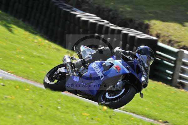 Motorcycle action photographs;cadwell;cadwell park photographs;event digital images;eventdigitalimages;motor racing louth lincolnshire;no limits trackday;peter wileman photography;trackday;trackday digital images;trackday photos