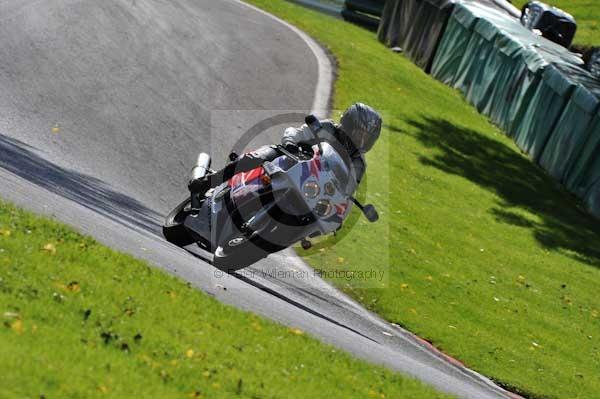 Motorcycle action photographs;cadwell;cadwell park photographs;event digital images;eventdigitalimages;motor racing louth lincolnshire;no limits trackday;peter wileman photography;trackday;trackday digital images;trackday photos