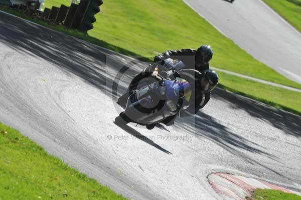 Motorcycle action photographs;cadwell;cadwell park photographs;event digital images;eventdigitalimages;motor racing louth lincolnshire;no limits trackday;peter wileman photography;trackday;trackday digital images;trackday photos