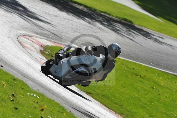 Motorcycle action photographs;cadwell;cadwell park photographs;event digital images;eventdigitalimages;motor racing louth lincolnshire;no limits trackday;peter wileman photography;trackday;trackday digital images;trackday photos