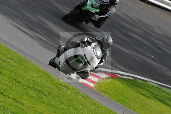 Motorcycle action photographs;cadwell;cadwell park photographs;event digital images;eventdigitalimages;motor racing louth lincolnshire;no limits trackday;peter wileman photography;trackday;trackday digital images;trackday photos