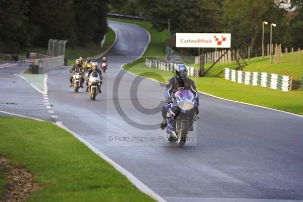 Motorcycle action photographs;cadwell;cadwell park photographs;event digital images;eventdigitalimages;motor racing louth lincolnshire;no limits trackday;peter wileman photography;trackday;trackday digital images;trackday photos