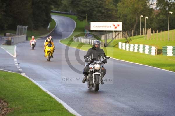 Motorcycle action photographs;cadwell;cadwell park photographs;event digital images;eventdigitalimages;motor racing louth lincolnshire;no limits trackday;peter wileman photography;trackday;trackday digital images;trackday photos
