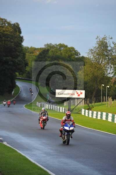 Motorcycle action photographs;cadwell;cadwell park photographs;event digital images;eventdigitalimages;motor racing louth lincolnshire;no limits trackday;peter wileman photography;trackday;trackday digital images;trackday photos