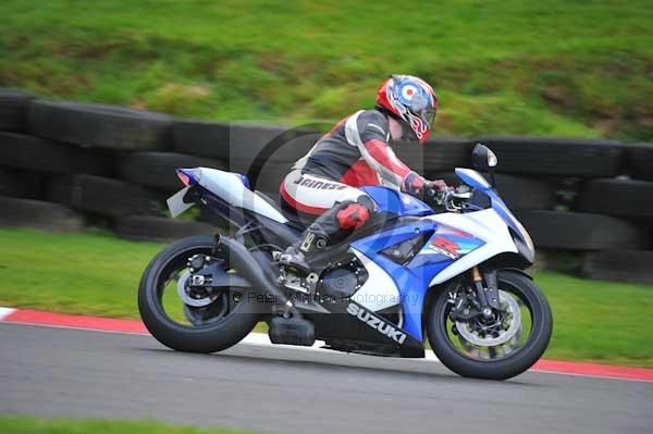 Motorcycle action photographs;cadwell;cadwell park photographs;event digital images;eventdigitalimages;motor racing louth lincolnshire;no limits trackday;peter wileman photography;trackday;trackday digital images;trackday photos