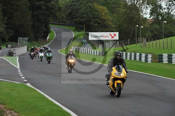 Motorcycle action photographs;cadwell;cadwell park photographs;event digital images;eventdigitalimages;motor racing louth lincolnshire;no limits trackday;peter wileman photography;trackday;trackday digital images;trackday photos