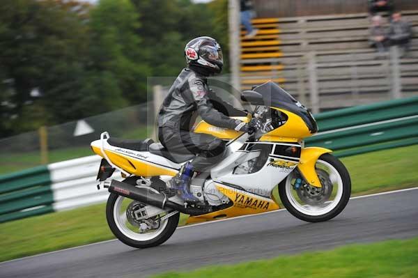 Motorcycle action photographs;cadwell;cadwell park photographs;event digital images;eventdigitalimages;motor racing louth lincolnshire;no limits trackday;peter wileman photography;trackday;trackday digital images;trackday photos