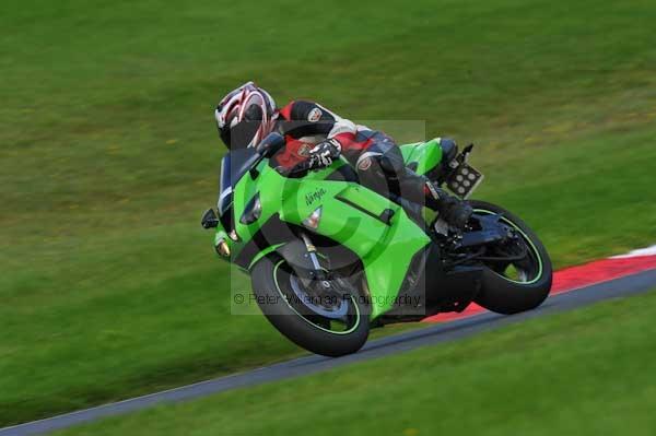 Motorcycle action photographs;cadwell;cadwell park photographs;event digital images;eventdigitalimages;motor racing louth lincolnshire;no limits trackday;peter wileman photography;trackday;trackday digital images;trackday photos