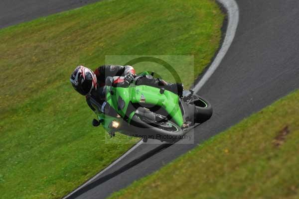 Motorcycle action photographs;cadwell;cadwell park photographs;event digital images;eventdigitalimages;motor racing louth lincolnshire;no limits trackday;peter wileman photography;trackday;trackday digital images;trackday photos