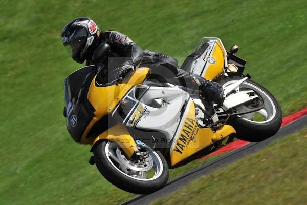 Motorcycle action photographs;cadwell;cadwell park photographs;event digital images;eventdigitalimages;motor racing louth lincolnshire;no limits trackday;peter wileman photography;trackday;trackday digital images;trackday photos