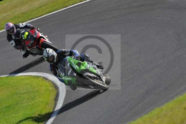 Motorcycle action photographs;cadwell;cadwell park photographs;event digital images;eventdigitalimages;motor racing louth lincolnshire;no limits trackday;peter wileman photography;trackday;trackday digital images;trackday photos