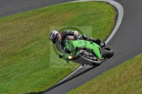 Motorcycle action photographs;cadwell;cadwell park photographs;event digital images;eventdigitalimages;motor racing louth lincolnshire;no limits trackday;peter wileman photography;trackday;trackday digital images;trackday photos