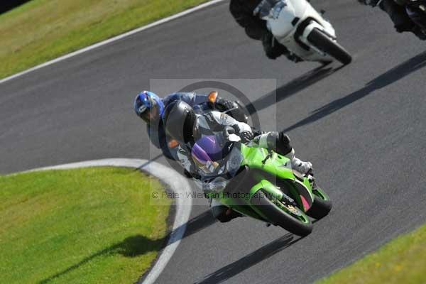Motorcycle action photographs;cadwell;cadwell park photographs;event digital images;eventdigitalimages;motor racing louth lincolnshire;no limits trackday;peter wileman photography;trackday;trackday digital images;trackday photos