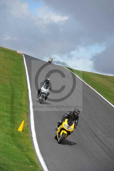 Motorcycle action photographs;cadwell;cadwell park photographs;event digital images;eventdigitalimages;motor racing louth lincolnshire;no limits trackday;peter wileman photography;trackday;trackday digital images;trackday photos