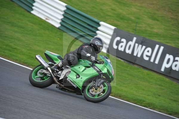 Motorcycle action photographs;cadwell;cadwell park photographs;event digital images;eventdigitalimages;motor racing louth lincolnshire;no limits trackday;peter wileman photography;trackday;trackday digital images;trackday photos