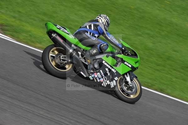 Motorcycle action photographs;cadwell;cadwell park photographs;event digital images;eventdigitalimages;motor racing louth lincolnshire;no limits trackday;peter wileman photography;trackday;trackday digital images;trackday photos