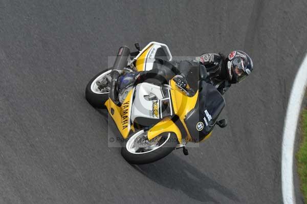 Motorcycle action photographs;cadwell;cadwell park photographs;event digital images;eventdigitalimages;motor racing louth lincolnshire;no limits trackday;peter wileman photography;trackday;trackday digital images;trackday photos
