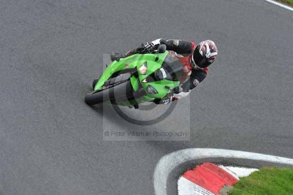Motorcycle action photographs;cadwell;cadwell park photographs;event digital images;eventdigitalimages;motor racing louth lincolnshire;no limits trackday;peter wileman photography;trackday;trackday digital images;trackday photos
