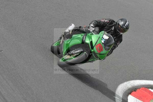 Motorcycle action photographs;cadwell;cadwell park photographs;event digital images;eventdigitalimages;motor racing louth lincolnshire;no limits trackday;peter wileman photography;trackday;trackday digital images;trackday photos