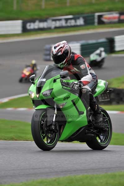 Motorcycle action photographs;cadwell;cadwell park photographs;event digital images;eventdigitalimages;motor racing louth lincolnshire;no limits trackday;peter wileman photography;trackday;trackday digital images;trackday photos