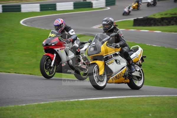 Motorcycle action photographs;cadwell;cadwell park photographs;event digital images;eventdigitalimages;motor racing louth lincolnshire;no limits trackday;peter wileman photography;trackday;trackday digital images;trackday photos
