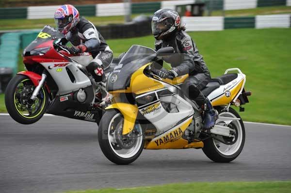 Motorcycle action photographs;cadwell;cadwell park photographs;event digital images;eventdigitalimages;motor racing louth lincolnshire;no limits trackday;peter wileman photography;trackday;trackday digital images;trackday photos