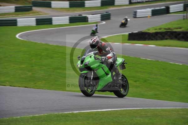 Motorcycle action photographs;cadwell;cadwell park photographs;event digital images;eventdigitalimages;motor racing louth lincolnshire;no limits trackday;peter wileman photography;trackday;trackday digital images;trackday photos