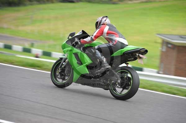 Motorcycle action photographs;cadwell;cadwell park photographs;event digital images;eventdigitalimages;motor racing louth lincolnshire;no limits trackday;peter wileman photography;trackday;trackday digital images;trackday photos
