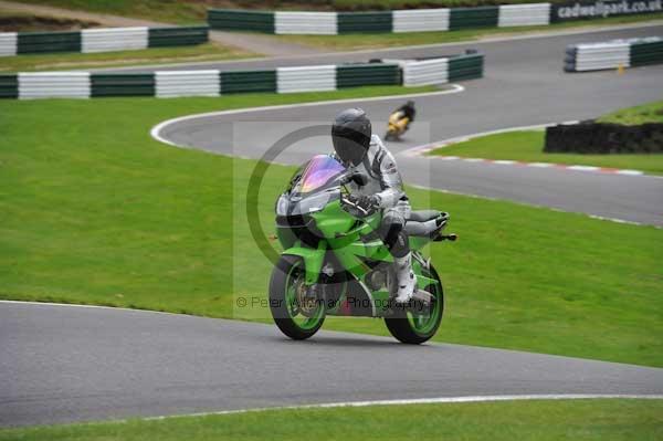 Motorcycle action photographs;cadwell;cadwell park photographs;event digital images;eventdigitalimages;motor racing louth lincolnshire;no limits trackday;peter wileman photography;trackday;trackday digital images;trackday photos