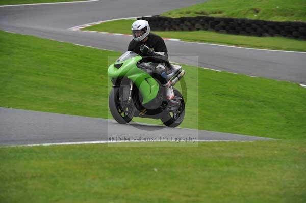 Motorcycle action photographs;cadwell;cadwell park photographs;event digital images;eventdigitalimages;motor racing louth lincolnshire;no limits trackday;peter wileman photography;trackday;trackday digital images;trackday photos